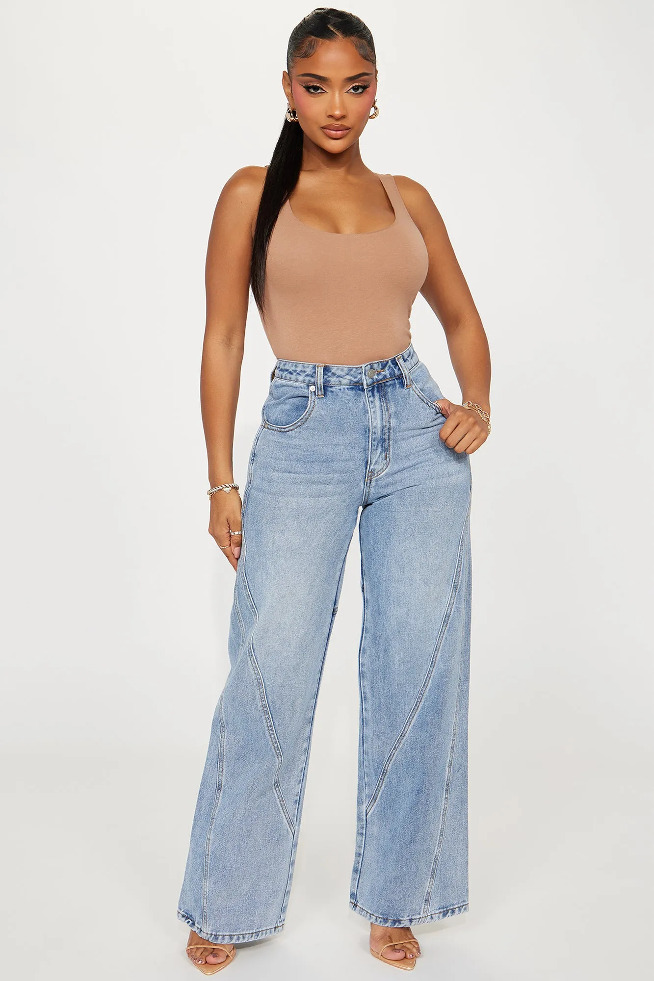 Close To The Heart Straight Leg Jeans - Medium Wash