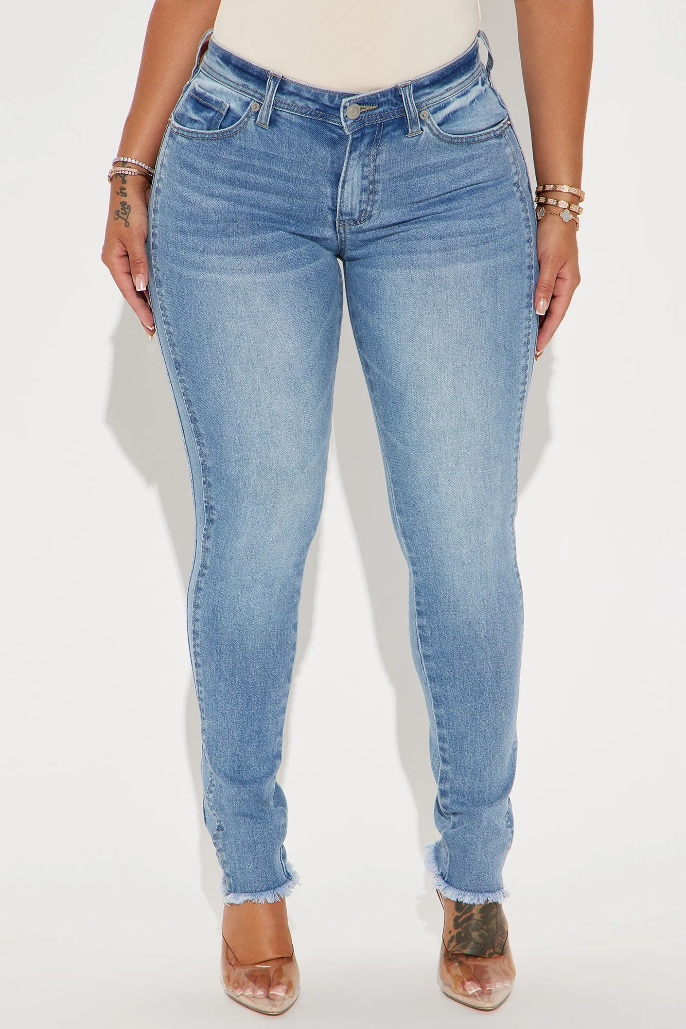 Handling It Stretch Skinny Jeans - Medium Wash