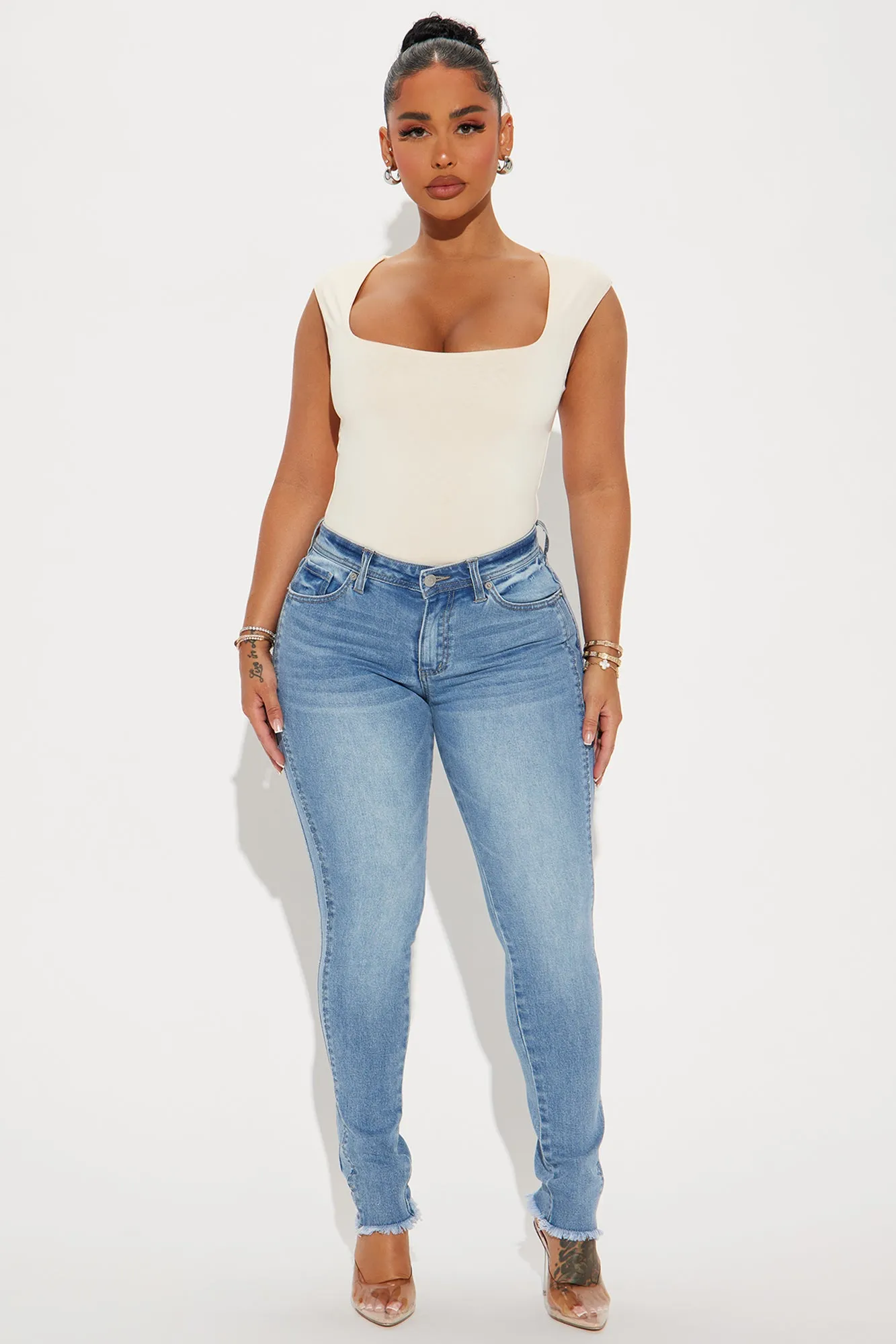 Handling It Stretch Skinny Jeans - Medium Wash