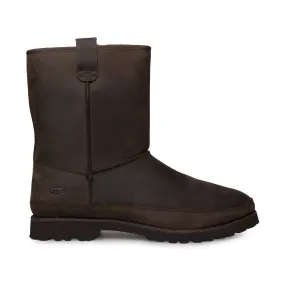 Mens UGG Courtland Weather Grizzly Boots - Stylish and Durable Footwear for Any Outdoor Adventure